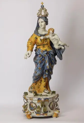 Vierge à l'enfant en faïence