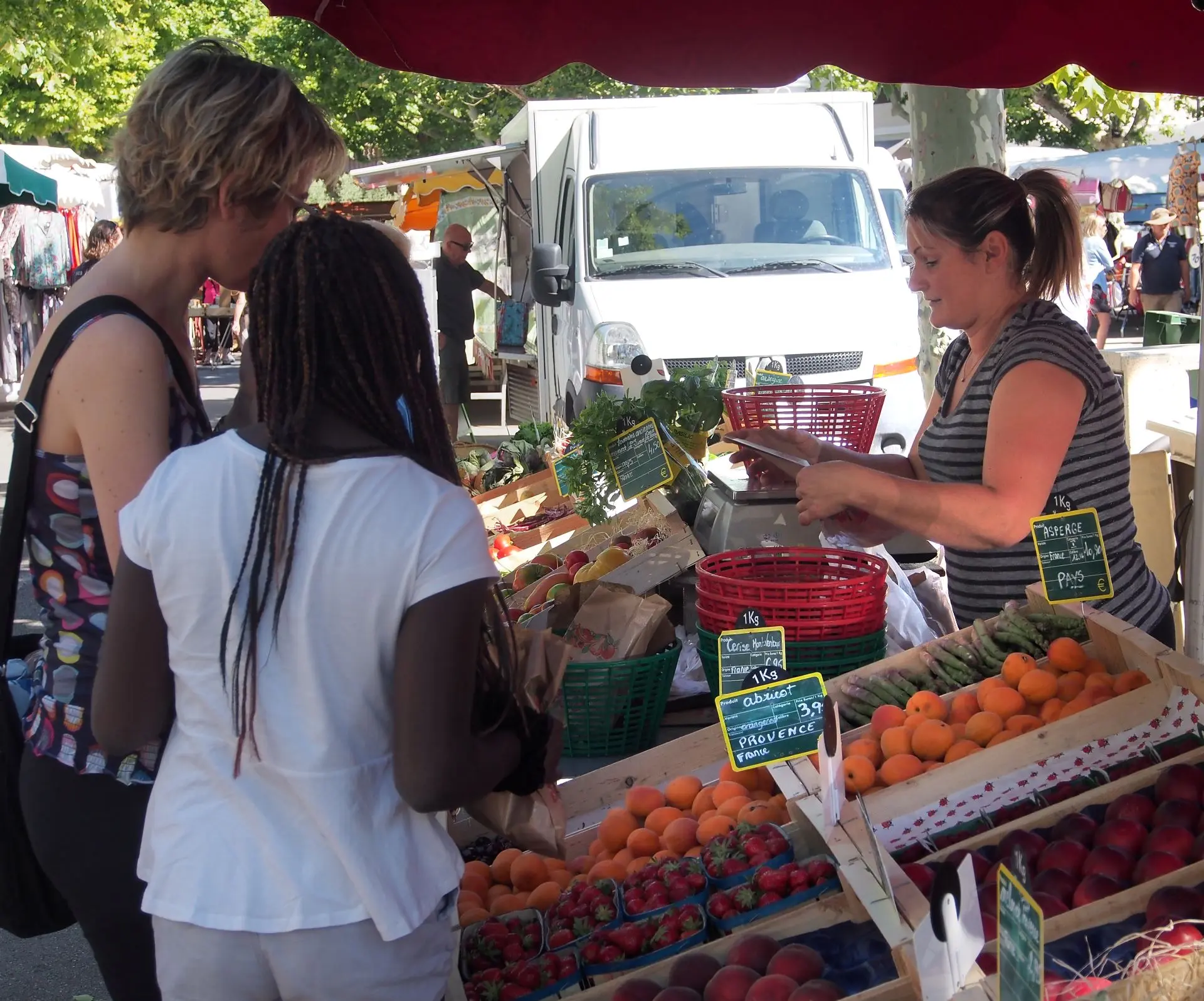 Marché provençal Fontvieille