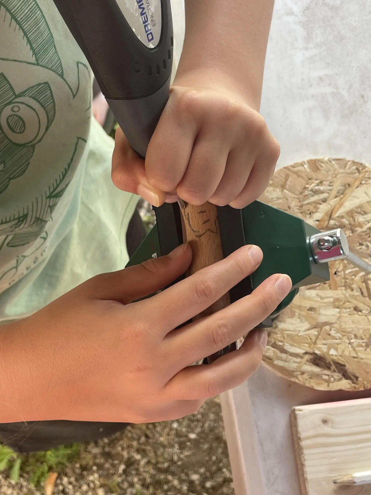 Gravure sur opinel en cours