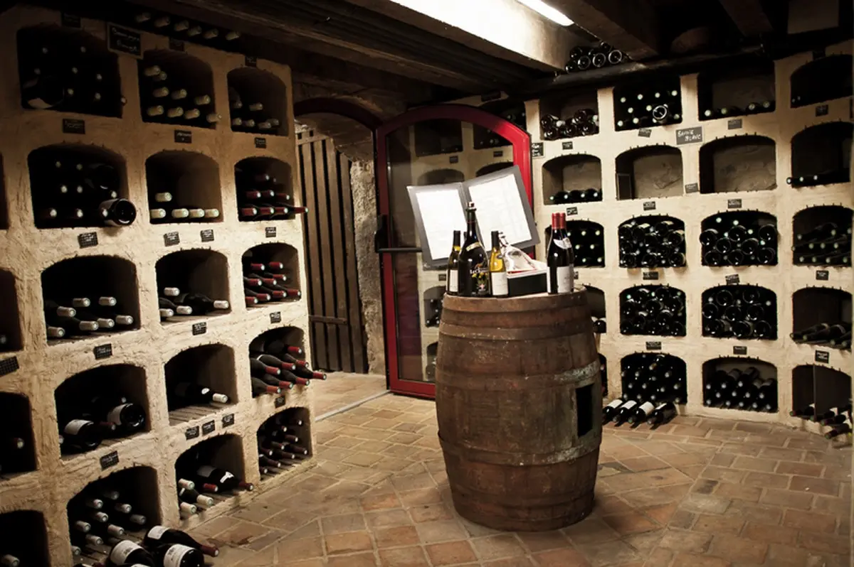 Dégustation de vin au Château des Comtes de Challes