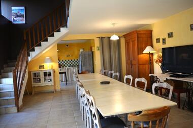 Grande pièce de vie pour vos repas et réunion