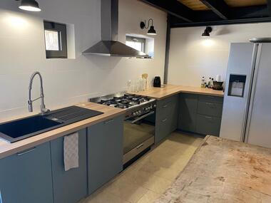 La cuisine de la salle de réception des Logis d'Eglantine