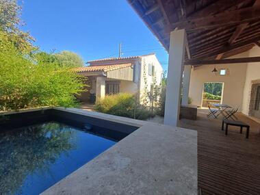 La piscine détente des Logis d'Eglantine