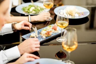 Meals with wine on the business lunch