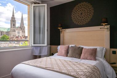 Chambre confort vue cathédrale - Hôtel Le Boeuf Couronné Chartres