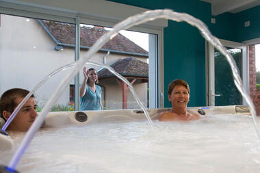 Le spa 6 places, bluetooth
