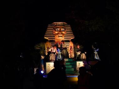 Carnaval nocturne - char - fête - Ploërmel - Bretagne