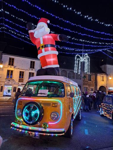 Anciennes voitures illuminées