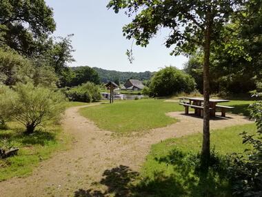 Aire de stationnement - Guillac - Morbihan - Bretagne