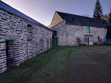 Auberge le Pont du Secret_Paimpont_parking clos