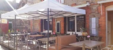 Terrasse-creperie-du-Porche-Paimpont