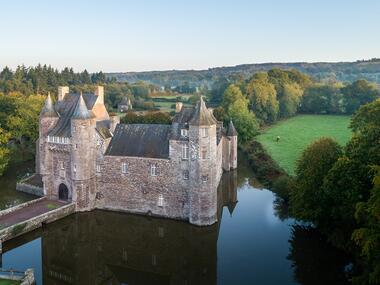 Chateau de Trécesson - vue aérienne - Campénéac - Brocéliande - Bretagne