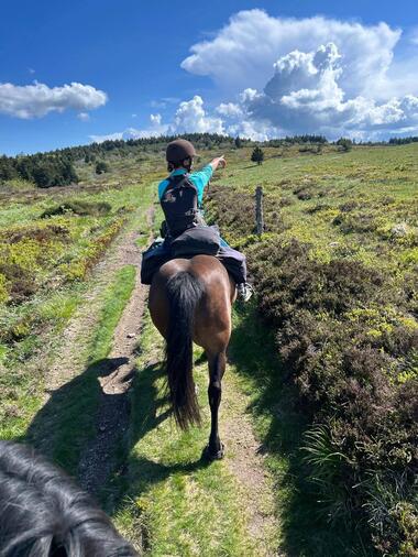 Les Sabots de la Vigne - Balades, randonnées et voyages équestres_Burdignes