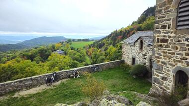 La Chapelle de Glavenas, dans le Velay, près de la Via Fluvia