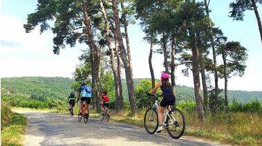 Séjour vélo - Découvertes et dépaysement en famille au coeur du Pilat_Bourg-Argental