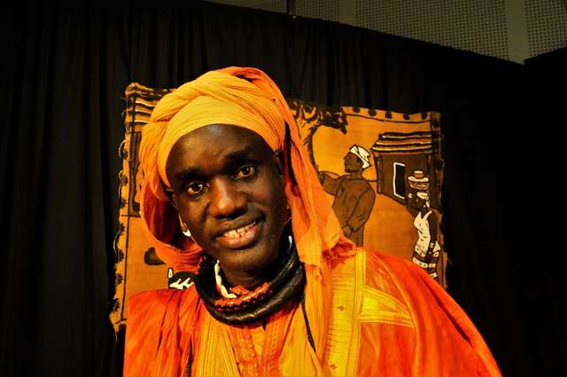 Schauspiel De Bouche à Oreilles von und mit Boubacar Ndiaye