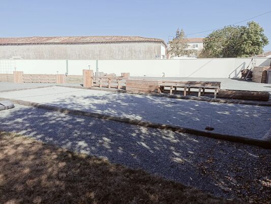 Le terrain de pétanque du Hangar de Papi