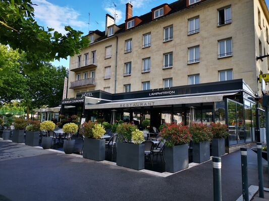 Façade Hôtel Le Boeuf Couronné
