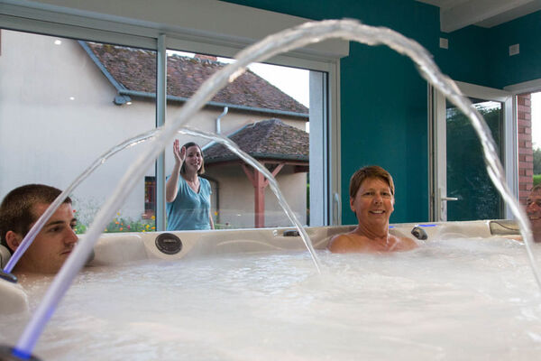 Le spa 6 places, bluetooth