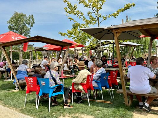 Snack et aire de pique nique refuge La Taniere ©Refuge La Taniere