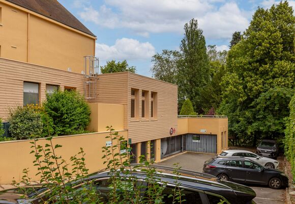 Acces garage/prk hotel-chartres-centre-cathedrale_4722_parking-37723_0