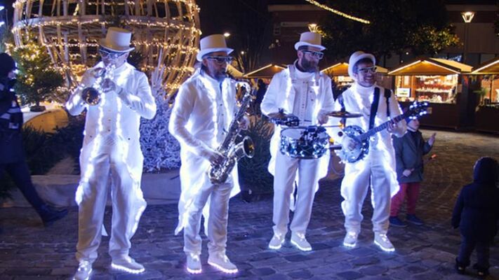 spectacle déambulation Le Bel Orchestre