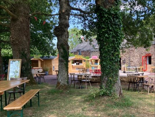 creperie_lagrandevallée_marché_artisans_Tréhorenteuc_DestinationBrocéliande