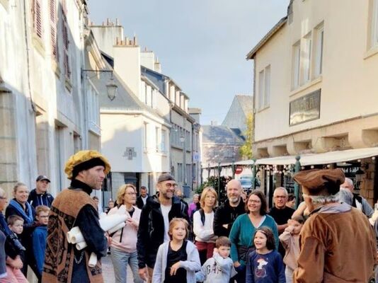 Visite - théâtralisée - Traces - histoire - Ploërmel - Destination - Brocéliande