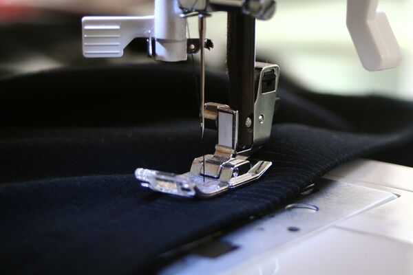 sewing-machine-g13266dcc0_1920