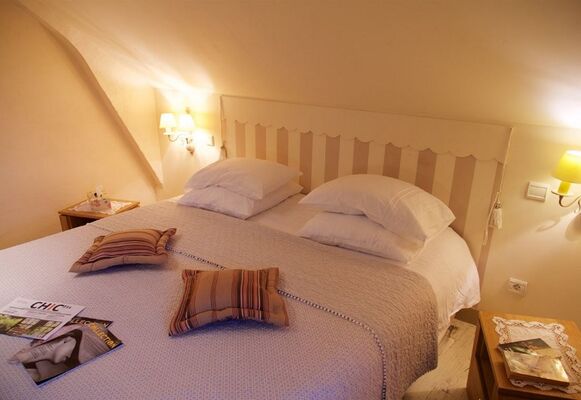 Chateau du Pin_Chambre Marguerite Yourcenar