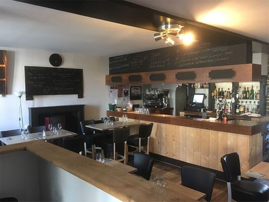 Cortessia-bar-Breal-sous-Montfort