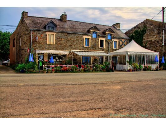 Restaurant-creperie-Chez-Bernard---La-Ruaudaie