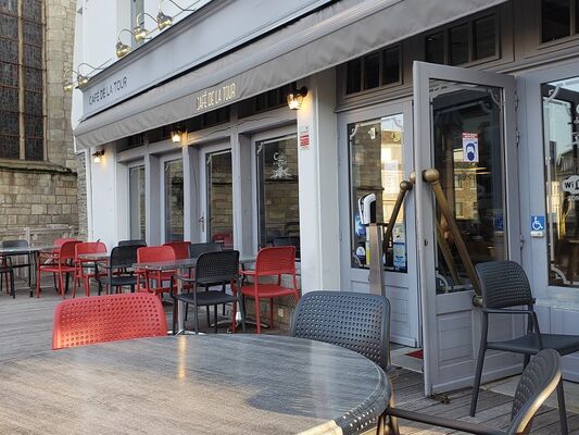 bar - brasserie - café de la tour - terrasse - Ploërmel - Morbihan
