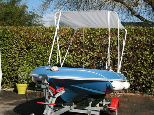 Bateau thermique au Domaine du Roc - Le Roc Saint-André - Val d'Oust - Morbihan