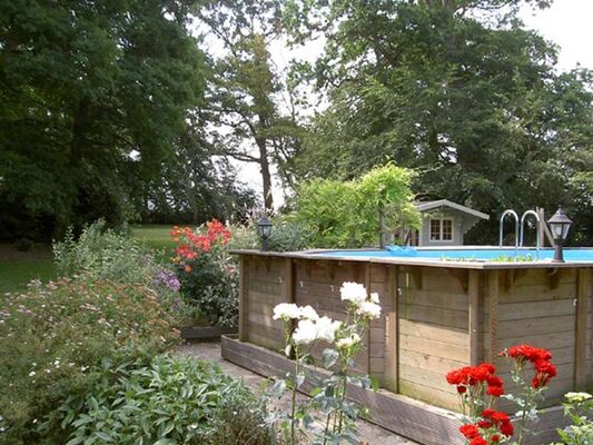 Gîte du Clyo, piscine chauffée dans son parc paysager - Caro - Morbihan - Bretagne