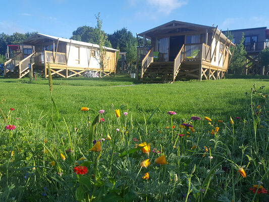 LODGES