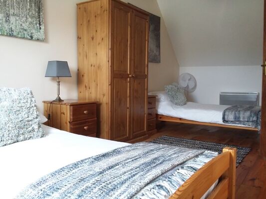 Le-grenier--chambre-a-deux-lits-simples