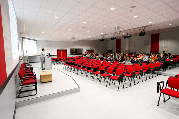essca-angers-amphischuman-1377493