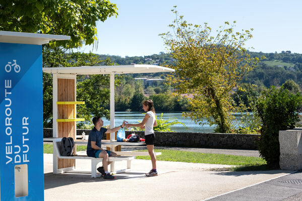 Aire de service vélo sur la ViaRhôna_Condrieu