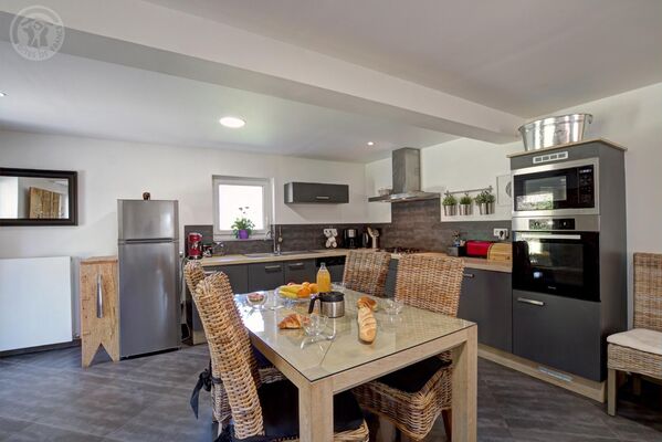 imgcarousel-name-mising