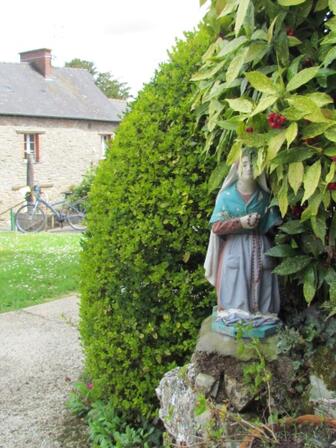 statue-et-velo-grotte-Marpire-L.Planchot.jpg