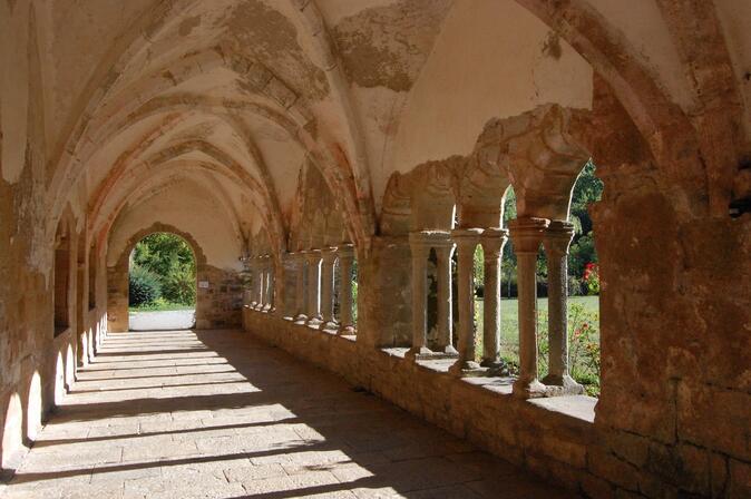 Cloître de Sylvanès crédit ADT Aveyron.jpg