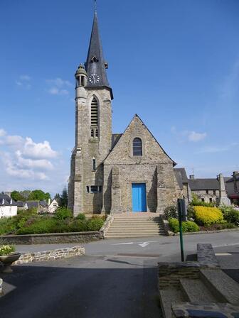 Eglise-paroissiale-Saint-Golven-a-Saint-Didier.jpg