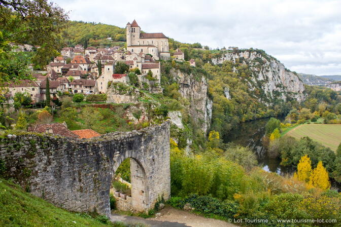 Porte de Rocamadour à Saint-Cirq-Lapopie © Lot Tourisme - C. Novello 151023-110108_800x533.jpg