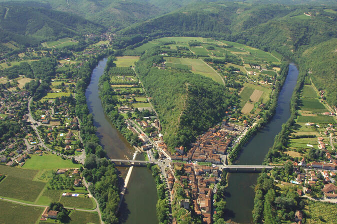 Vue aérienne de Luzech--Lot Tourisme-ECAV aviation-Michel Bernard-2.jpg