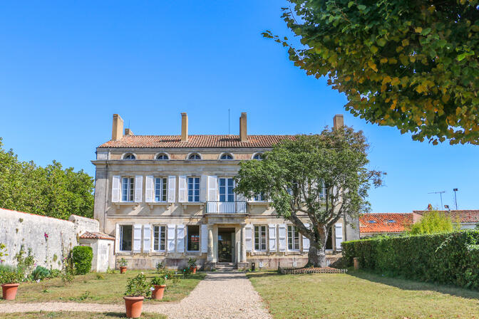 rochefort-ocean-ile-aix-musee-napoleon-jardin © Julie Paulet - OT Rochefort Ocean (2).JPG