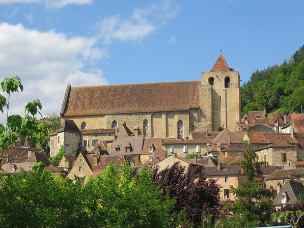 1280px-Eglise-de-Saint-Cyprien-2.jpg