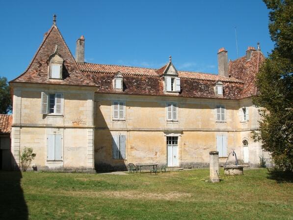 boucle-du-chateau-de-Mauriac-Douzillac-manoir-des-rieux-2.jpg