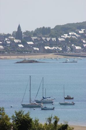Vue-sur-la-Rance-et-St-Suliac.JPG