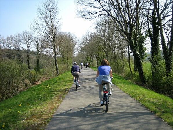 Velo-promenade-Marais-du-Couesnon-LE-HOUEROU-Maud-CRT.jpg